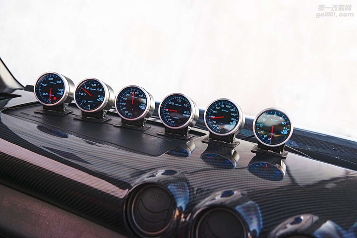1998-nissan-silvia-spec-s-defi-gauges.jpg