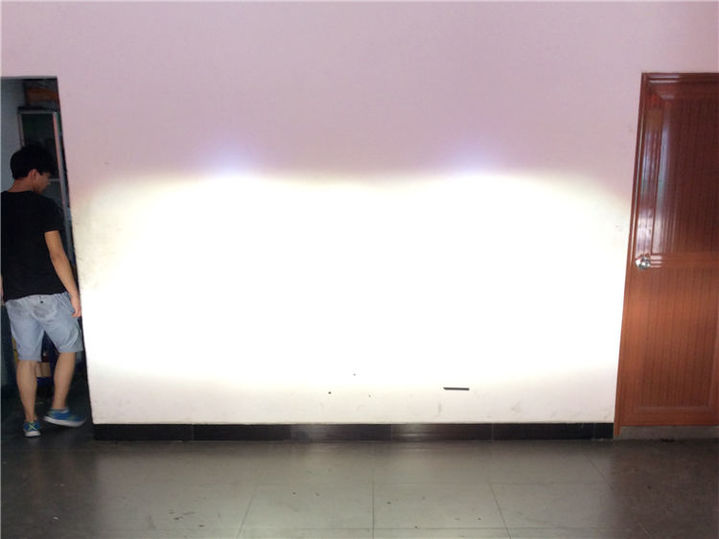广州海珠日产骐达汽车大灯改装氙气大灯 海拉五双光透镜