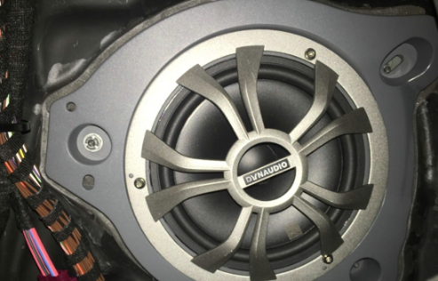 奔驰E300L改装升级丹拿音响