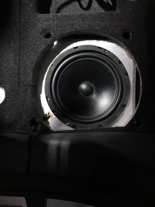 12，德国RS音符6.5寸2分频中低音喇叭安装在汽车原位.JPG