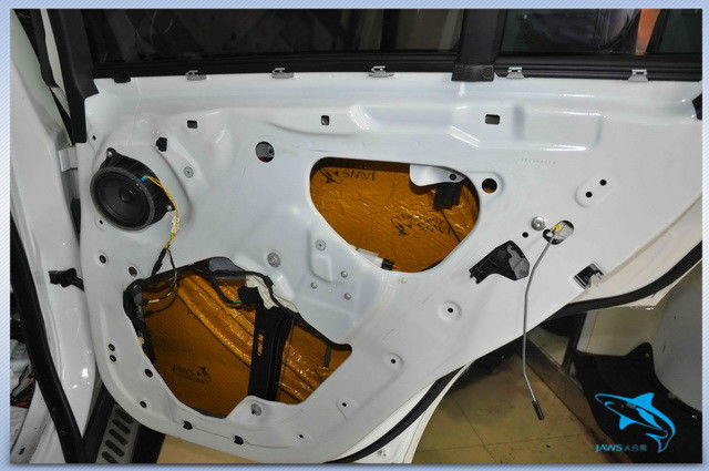 4，使用大白鲨金鲨隔音材料对汽车门板做第一层的隔音处理，降低门板共振噪声.JPG.jpg