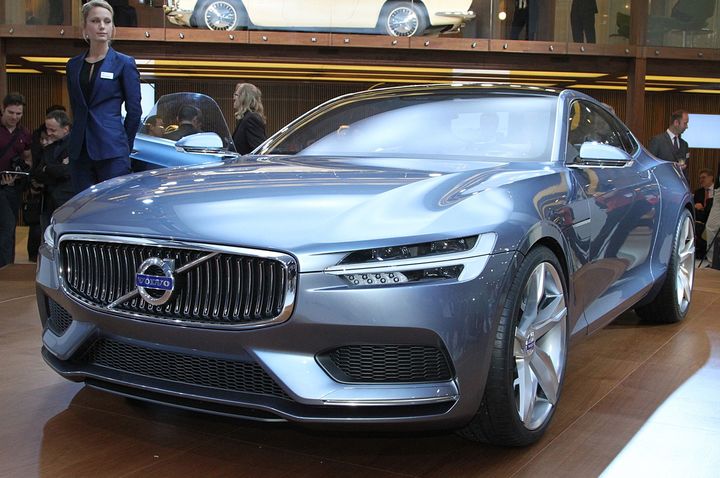 volvo-c-coupe-concept-front-three-quarter-0222.jpg