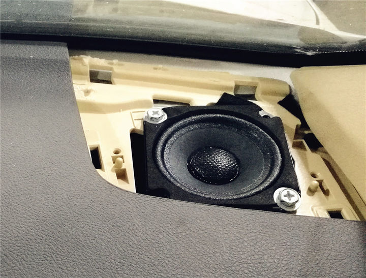 西安丰田酷路泽音响系统改装德国RS能量三分频 汽车隔音