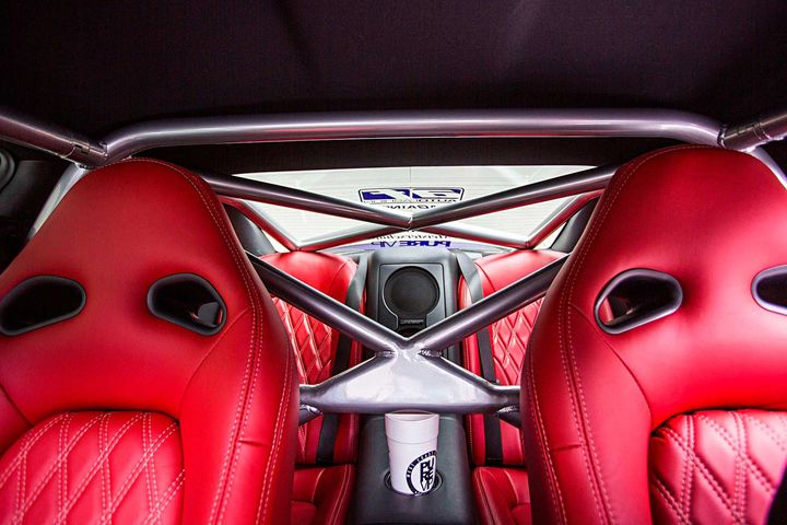 2016-nissan-gt-r-6-point-rollcage.jpg