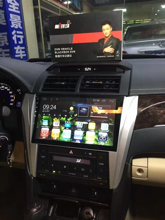 丰田凯美瑞改装安卓大屏导航倒车影像记录仪