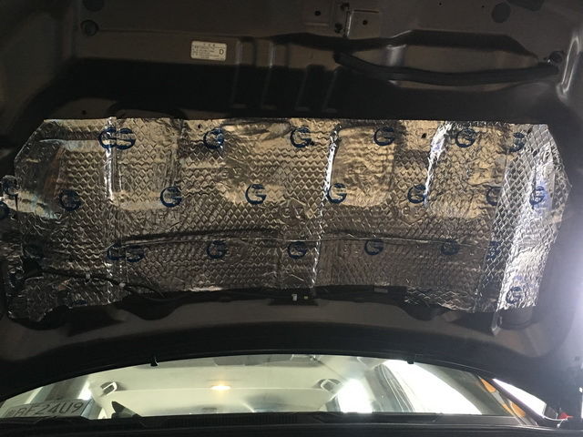 15 引擎盖隔音可以减少发动机产生的共振传入车厢以及保护漆面.jpg