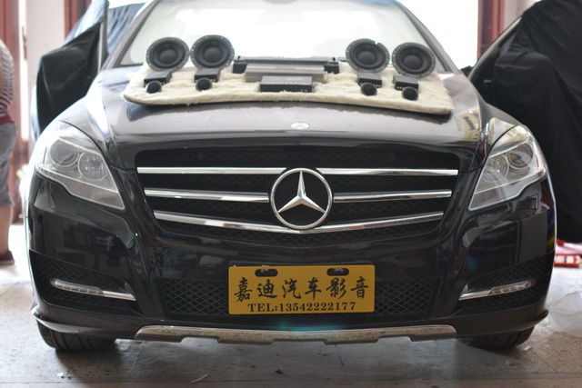 1，改装车型—奔驰R320.JPG