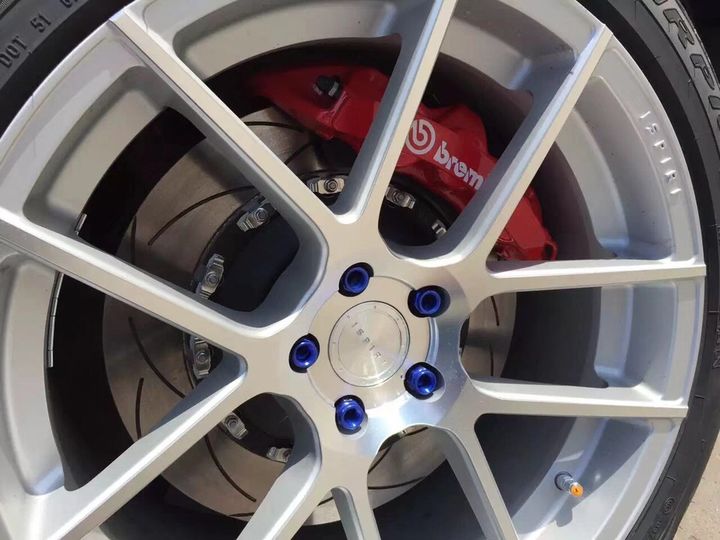 奥迪Q5刹车升级高性能竞技赛道猛货意大利Brembo GT6改装案例