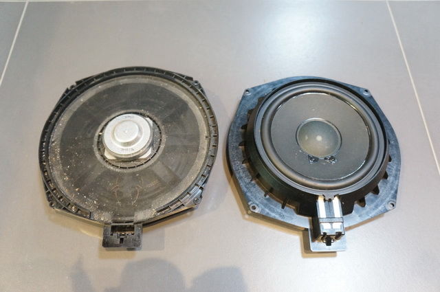 3 宝马原车低音喇叭和德国艾索特W1（下）对比照，原车喇叭在磁钢、音圈都逊色于德国艾.jpg