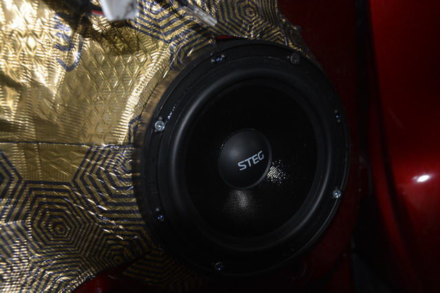 14 史泰格SQ650C中低音喇叭装于后门原位.JPG