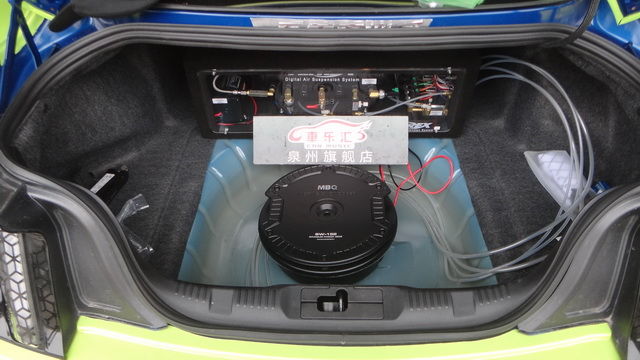 5德国MBQ备胎低音备胎位按装能最大限度节省空间位置.JPG
