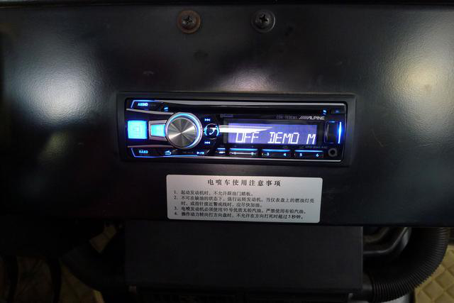 昆明静丰 老款北汽BJ212 升级车载娱乐系统