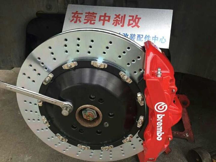 奔驰GL450改装卡钳制动升级BREMBO大六活塞刹车套装