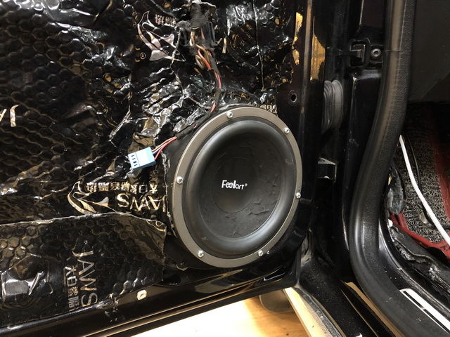 8，芬朗 EU-6.3中低音喇叭安装在汽车原位.JPG