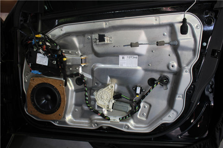 温州汽车音响改装奔驰S350系音响改装美国JBL