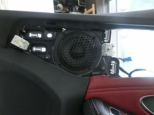 奔驰C200汽车音响改装爱威三分频和德国零点功放 重庆渝大昌