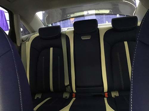 奥迪A6L座椅真皮包覆，明显提升车辆的行驶舒适性