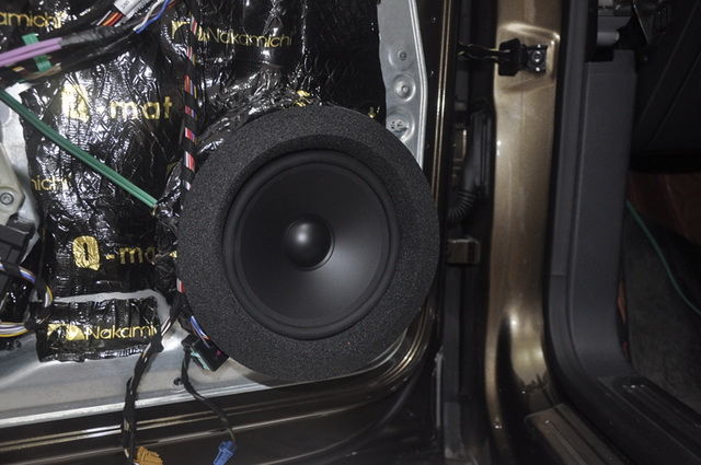 5 MOHAWK MC6.2-MKII中低音喇叭的安装效果.JPG