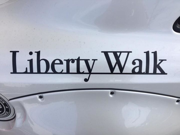 Liberty Walk改装超级可爱的微型日产GT-R敞篷车