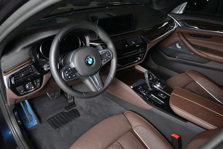 AC-Schnitzer-BMW-M550i-interior-1280x853.jpg