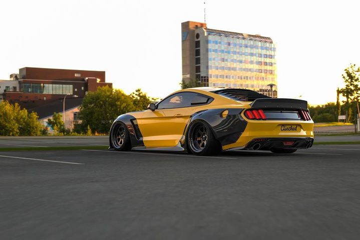 dry-carbon-widebody-ford-mustang-will-offend-purists-coming-to-sema_6.jpg