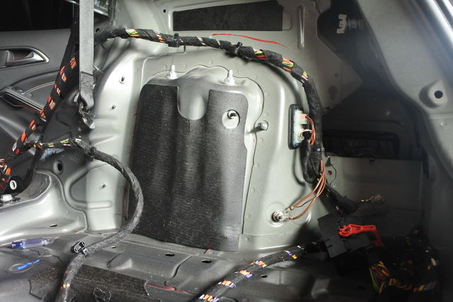 12，原车轮毂隔音措施很欠缺，胎噪很容易传入到车厢内部.JPG