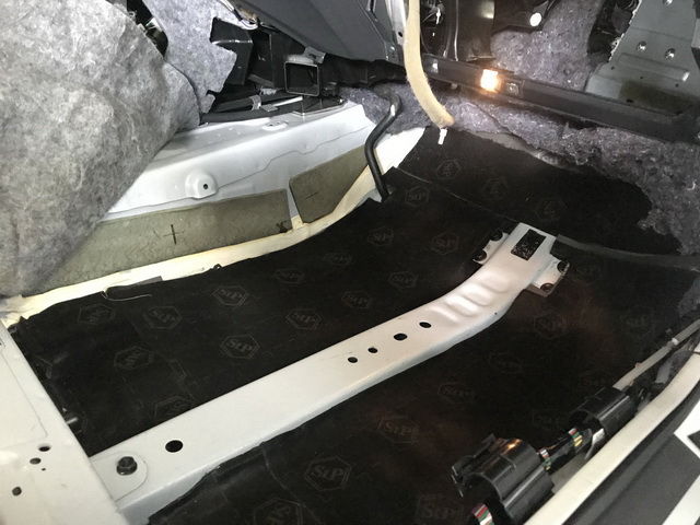 动静结合 日产天籁汽车音响改装英国创世纪GT65.3—广州卖...