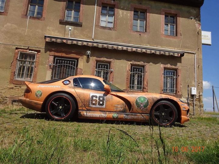 jagermeister-dodge-viper-wrap-is-a-shot-of-adrenaline-121086_1.jpg