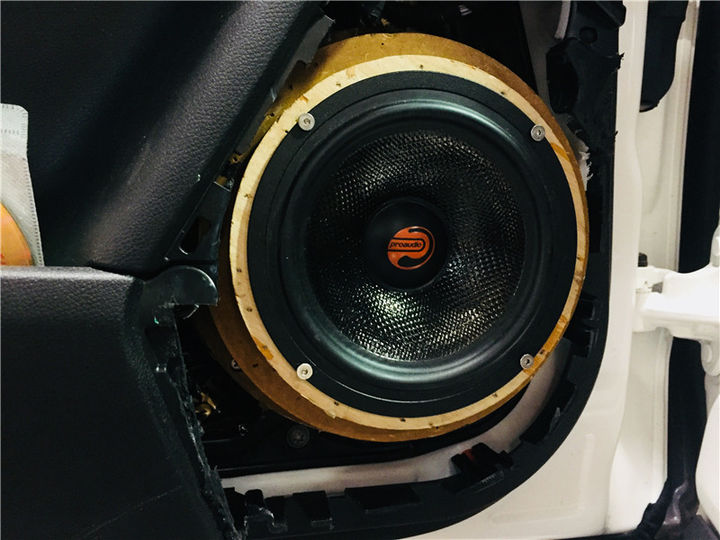 奔驰GLE400与华鑫改装音响工匠的携手，让传奇化为不朽
