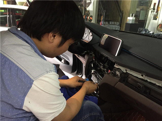 扫除盲区 柳州金手指宝马X5汽车改装360度全景影像