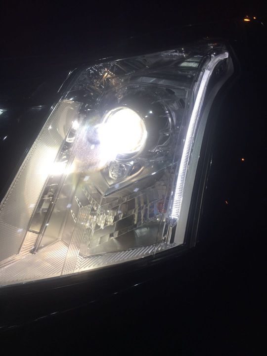东莞亮点改灯-凯迪拉克SRX升级海拉五透镜+欧司朗4300k氙气灯