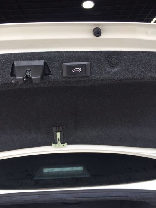 深圳英菲尼迪Q50L改装无钥匙舒适进入电动尾门