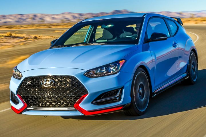 2019-hyundai-veloster-n-front-three-quarter-view-motion.jpg