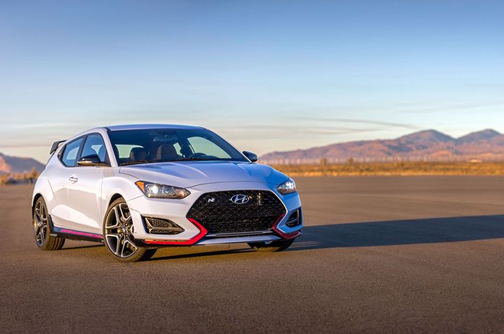 2019-hyundai-veloster-n-front-view-and-mountains.jpg