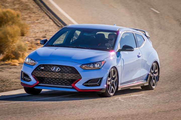 2019-hyundai-veloster-n-front-view-around-corner (1).jpg