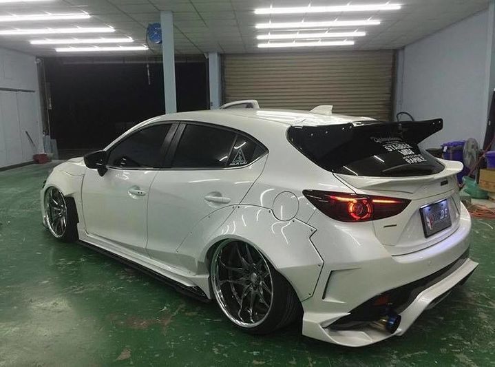 JGTC-Mazda3-widebody-low-rear-side.jpg