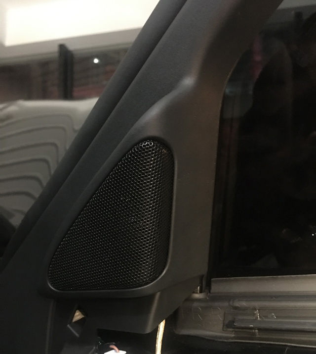 5 前声场诗芬尼S65高音喇叭安装在三角位处.jpg