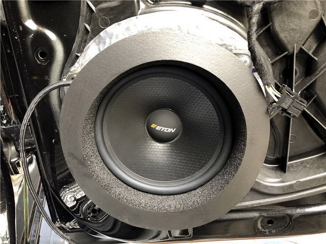 9，改装技师还特意为声场喇叭添加了丽音圈以提升汽车音响的效果.jpg.jpg