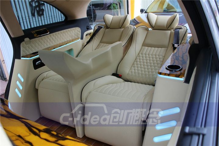 深圳奔驰R320改装后排真皮航空座椅 加装隔断吧台