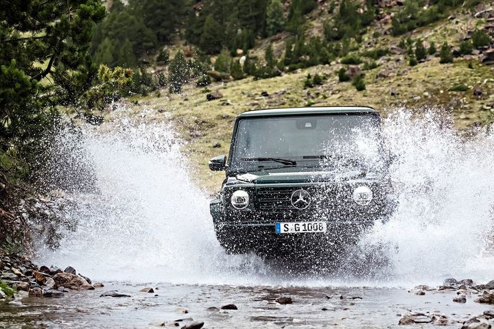 2019-mercedes-benz-g-class-front-in-motion.jpg