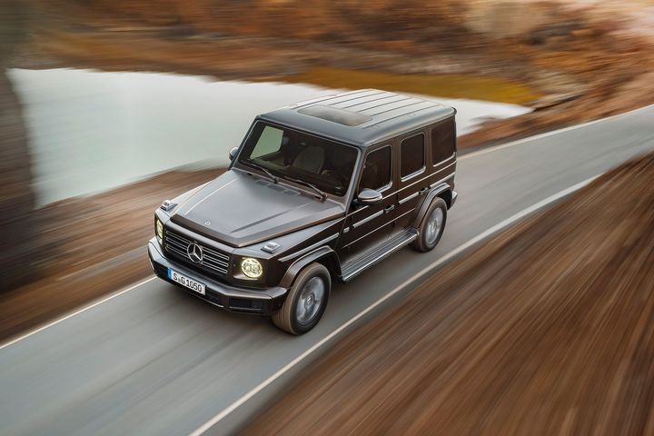 2019-mercedes-benz-g-class-front-three-quarter-in-motion-02-1.jpg