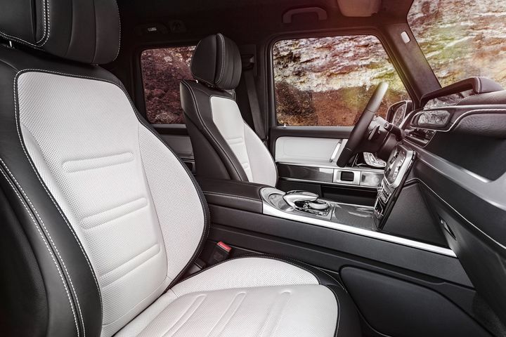 2019-mercedes-benz-g-class-seats.jpg