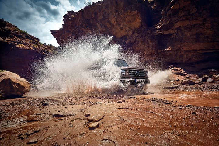 2019-mercedes-benz-g-class-water-splash.jpg