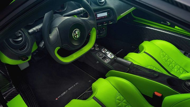 Pogea-Racing-Alfa-Romeo-4C-interior.jpg