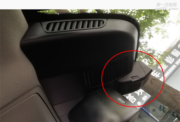 奔驰V260隐藏行车记录仪1080P超清---成都威威车改