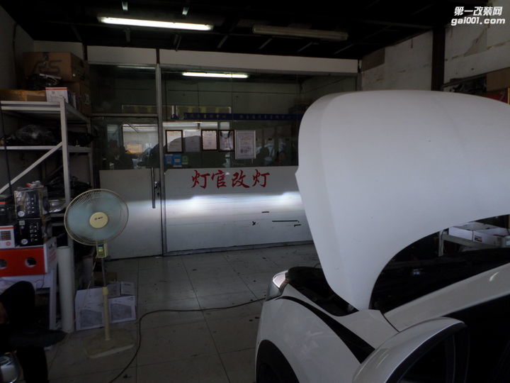 途胜改装海拉5透镜进口欧司朗CBI5500K氙气灯北京实体店