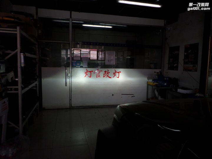 北京BJ40改装氙气灯海拉5双光透镜北京地区灯官改灯