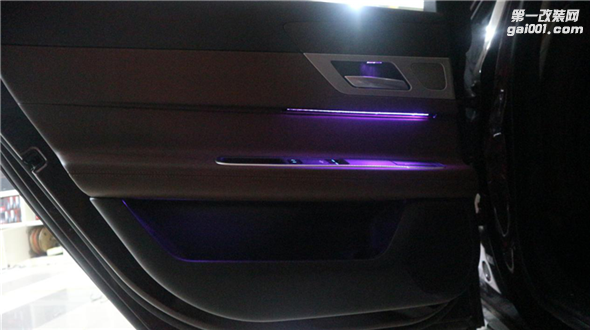 西安路虎捷豹XFL升级原厂十色氛围灯，尽显个性风范