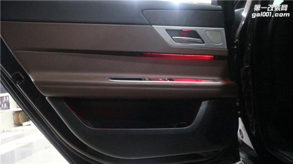 西安路虎捷豹XFL升级原厂十色氛围灯，尽显个性风范