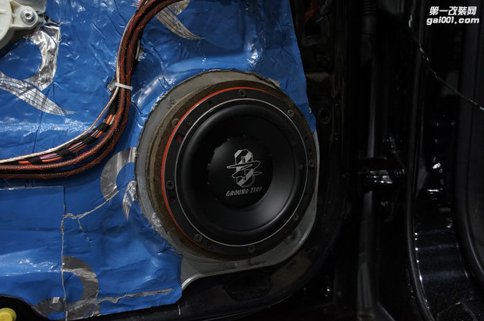 重庆渝大昌奔驰GL350汽车音响改装德国零点来福低音备胎倒模